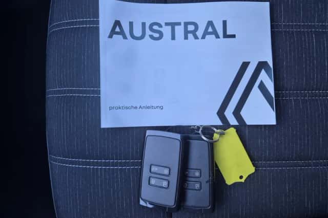 Renault Austral (2025) thumbnail 9