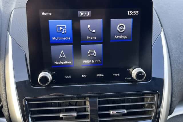 Mitsubishi Eclipse Cross (2022) thumbnail 32
