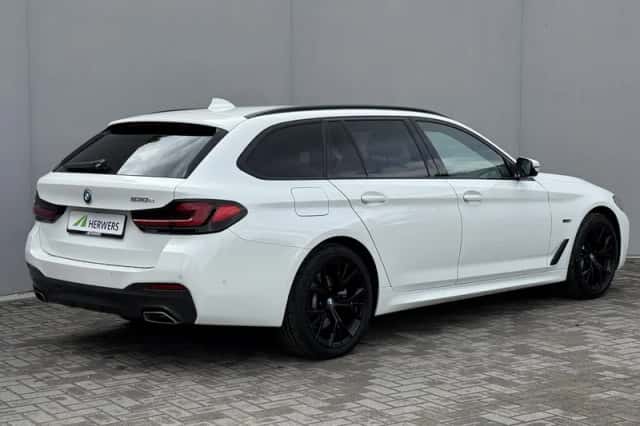 BMW 5-Serie (2023) thumbnail 3