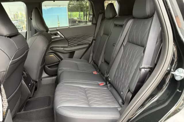 Mitsubishi Outlander (2026) thumbnail 7