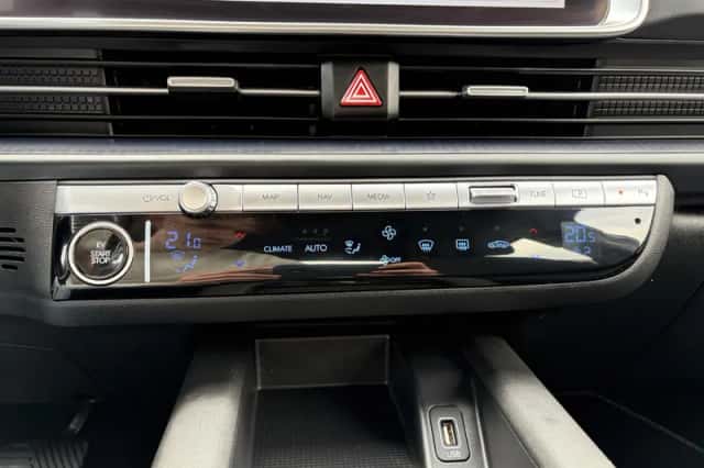 Hyundai Ioniq 6 (2024) thumbnail 4