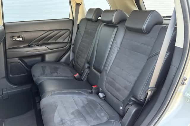 Mitsubishi Outlander (2021) thumbnail 8
