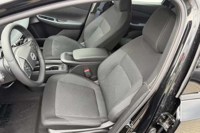 Nissan Leaf (2026) thumbnail 6