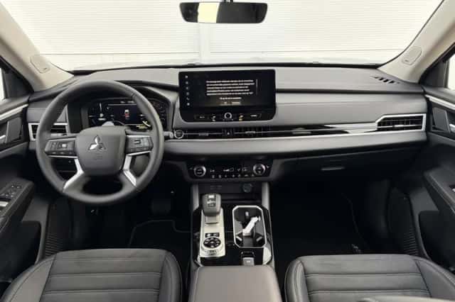 Mitsubishi Outlander (2026) thumbnail 2