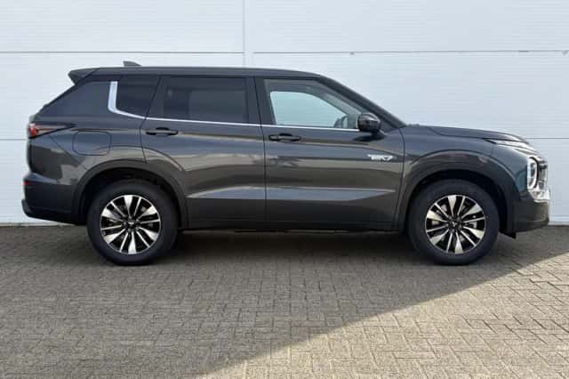 Mitsubishi Outlander (2026) thumbnail 16
