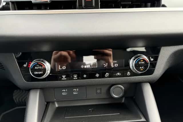 Mitsubishi Outlander (2026) thumbnail 25