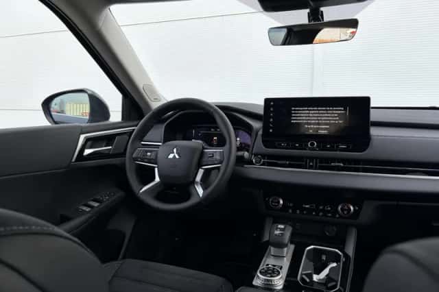 Mitsubishi Outlander (2026) thumbnail 28