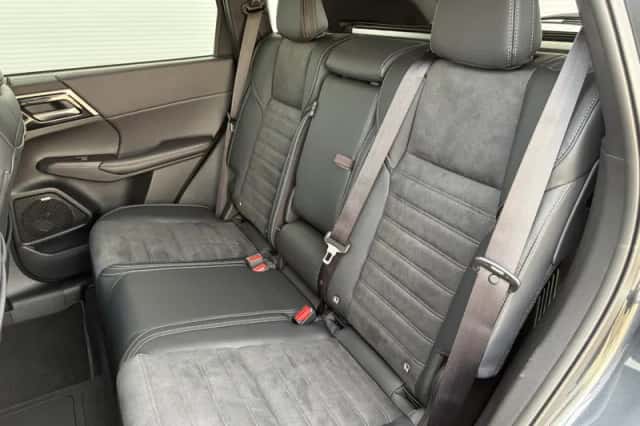 Mitsubishi Outlander (2026) thumbnail 5
