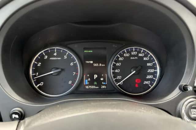 Mitsubishi Outlander (2014) thumbnail 15