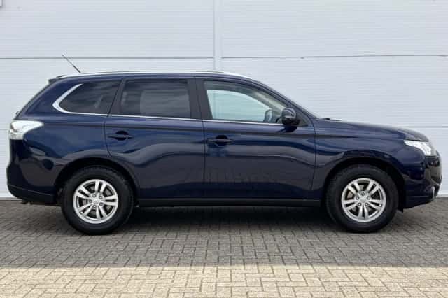 Mitsubishi Outlander (2014) thumbnail 18