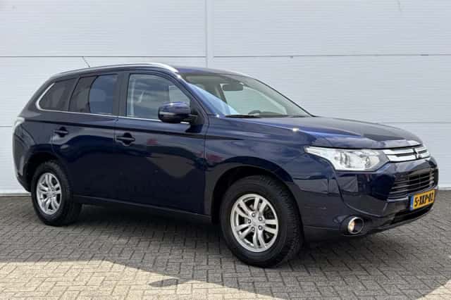 Mitsubishi Outlander (2014) thumbnail 19