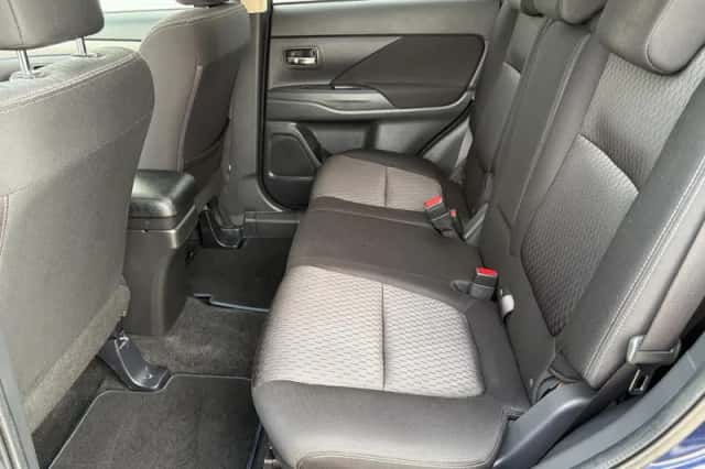 Mitsubishi Outlander (2014) thumbnail 26