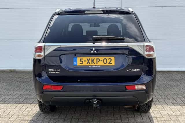 Mitsubishi Outlander (2014) thumbnail 34