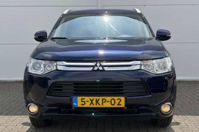 Mitsubishi Outlander (2014) thumbnail 38