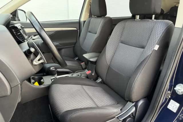 Mitsubishi Outlander (2014) thumbnail 6
