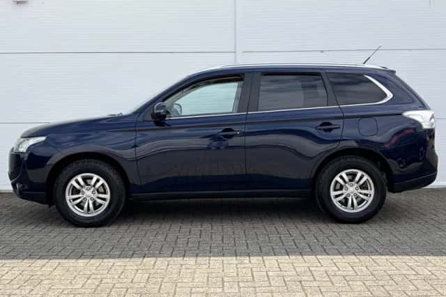 Mitsubishi Outlander (2014) thumbnail 8