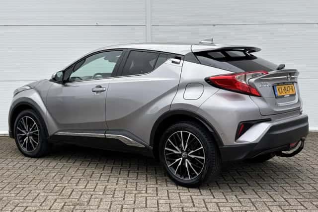 Toyota C-HR (2016) thumbnail 15