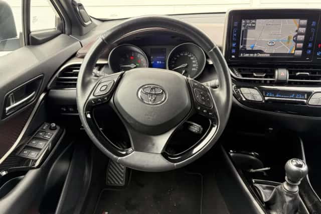Toyota C-HR (2016) thumbnail 21