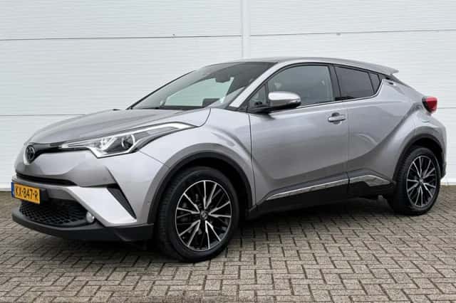 Toyota C-HR (2016) thumbnail 6