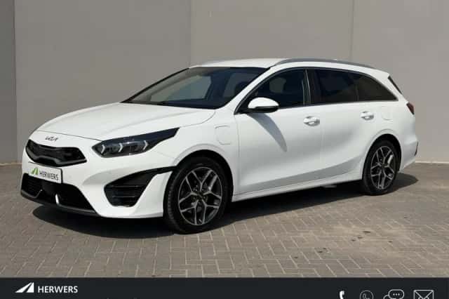 Kia Ceed Sportswagon (2023) thumbnail 1