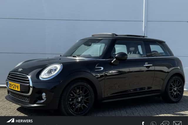MINI Cooper (2018) thumbnail 1