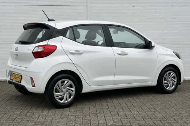 Hyundai i10 (2022) thumbnail 3