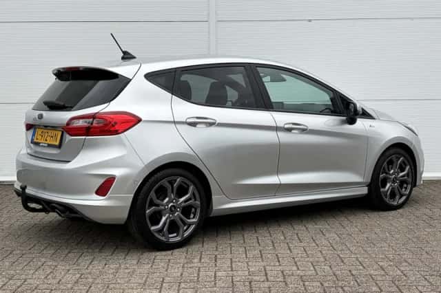 Ford Fiesta (2021) thumbnail 3
