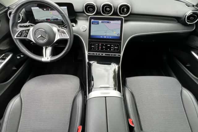 Mercedes-Benz C-Klasse (2023) thumbnail 2