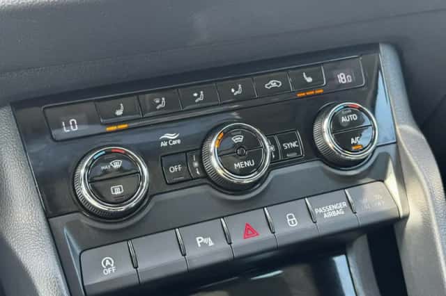 Škoda Karoq (2019) thumbnail 4
