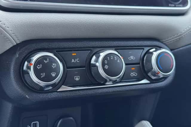 Nissan Micra (2021) thumbnail 4