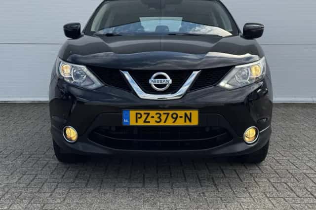 Nissan Qashqai (2017) thumbnail 3