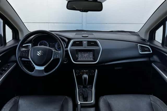 Suzuki SX4 S-Cross (2014) thumbnail 2