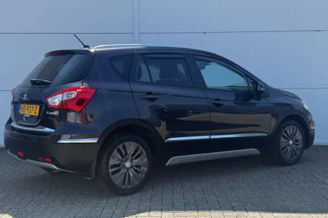 Suzuki SX4 S-Cross (2014) thumbnail 3