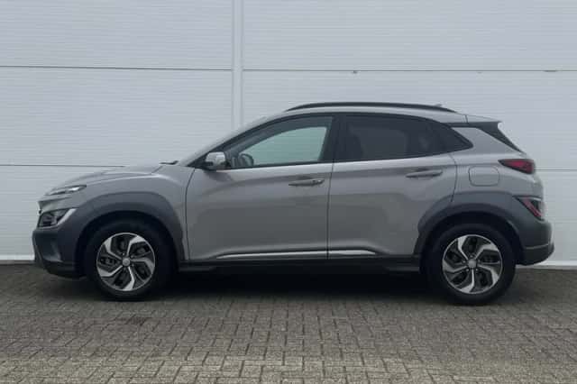 Hyundai Kona (2021) thumbnail 2