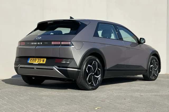 Hyundai Ioniq 5 (2022) thumbnail 3