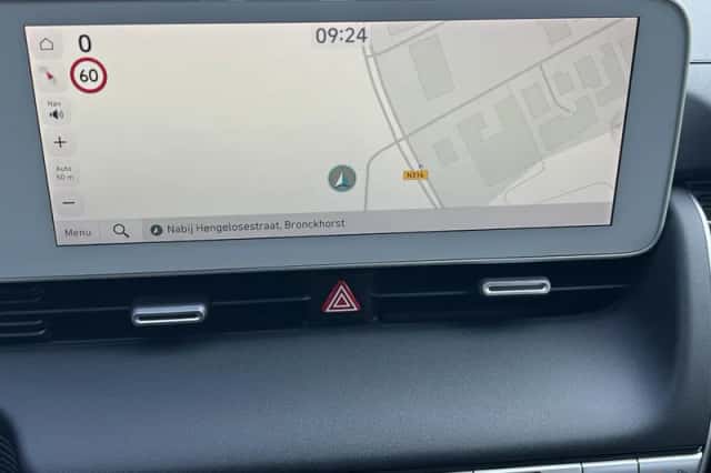 Hyundai Ioniq 5 (2022) thumbnail 5