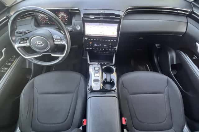 Hyundai Tucson (2022) thumbnail 2