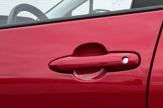 Toyota Prius (2020) thumbnail 4