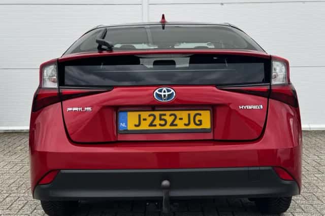 Toyota Prius (2020) thumbnail 6