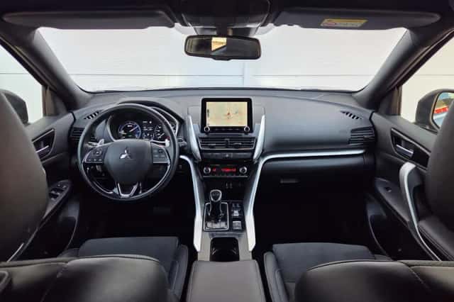 Mitsubishi Eclipse Cross (2022) thumbnail 2