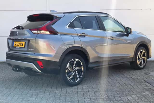 Mitsubishi Eclipse Cross (2022) thumbnail 3