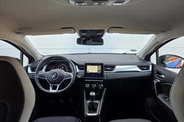 Renault Captur (2022) thumbnail 2