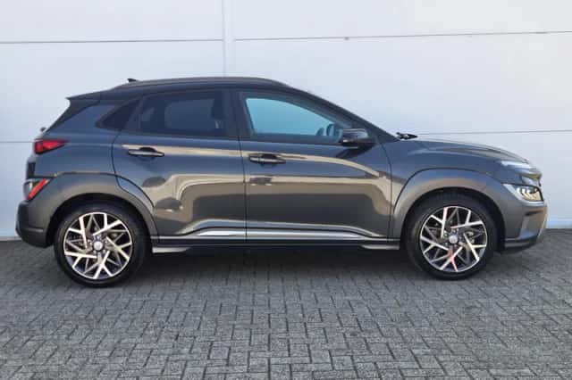Hyundai Kona (2021) thumbnail 3
