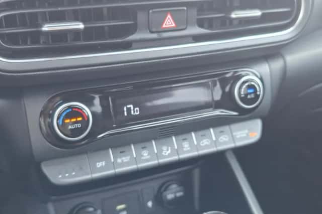 Hyundai Kona (2021) thumbnail 5