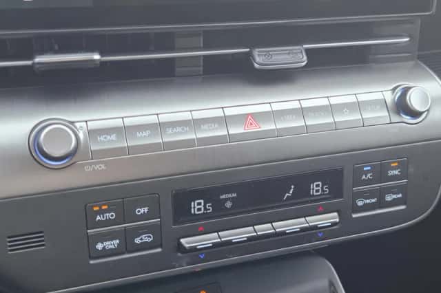 Hyundai Kona Electric (2026) thumbnail 4