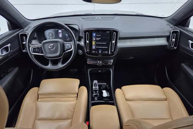 Volvo XC40 (2020) thumbnail 2
