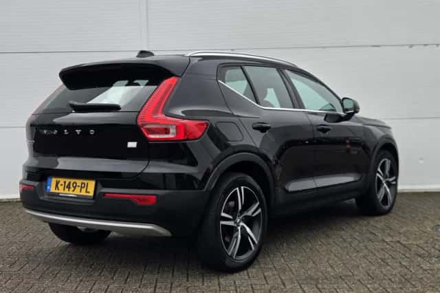 Volvo XC40 (2020) thumbnail 3