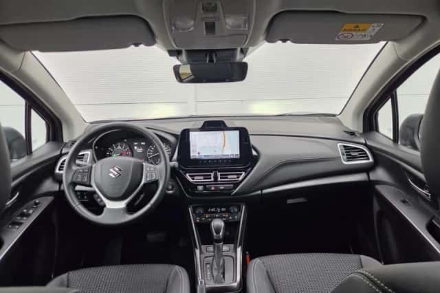 Suzuki S-Cross (2024) thumbnail 2