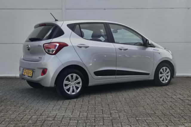 Hyundai i10 (2015) thumbnail 3