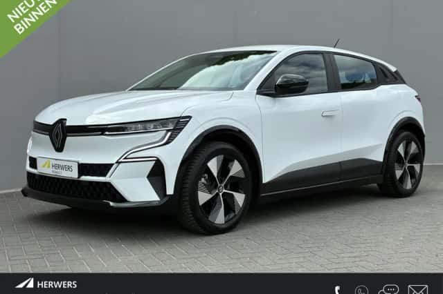 Renault Mégane E-Tech (2022) thumbnail 1